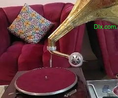 old antique gramophone - 1